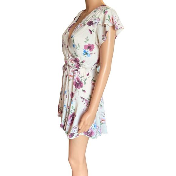 Altar’d State Cream Floral V-Neck Romper Small - Picture 4 of 6